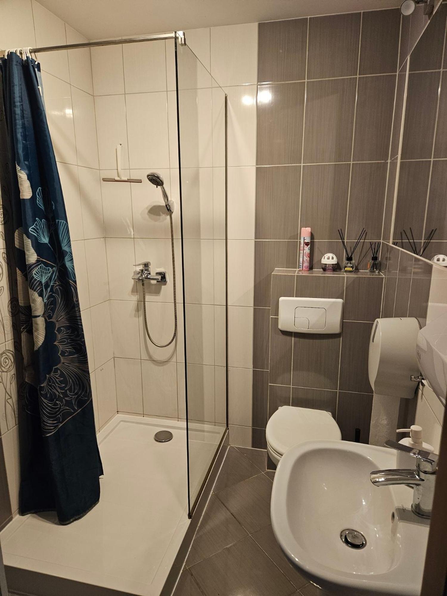 Taniespanie Rokietnica Rokietnica  外观 照片