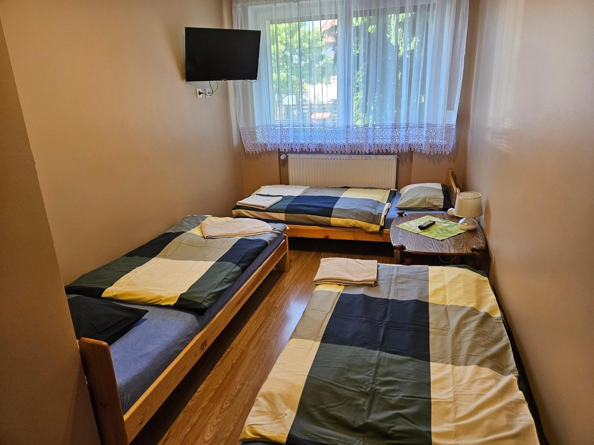 Taniespanie Rokietnica Rokietnica  外观 照片